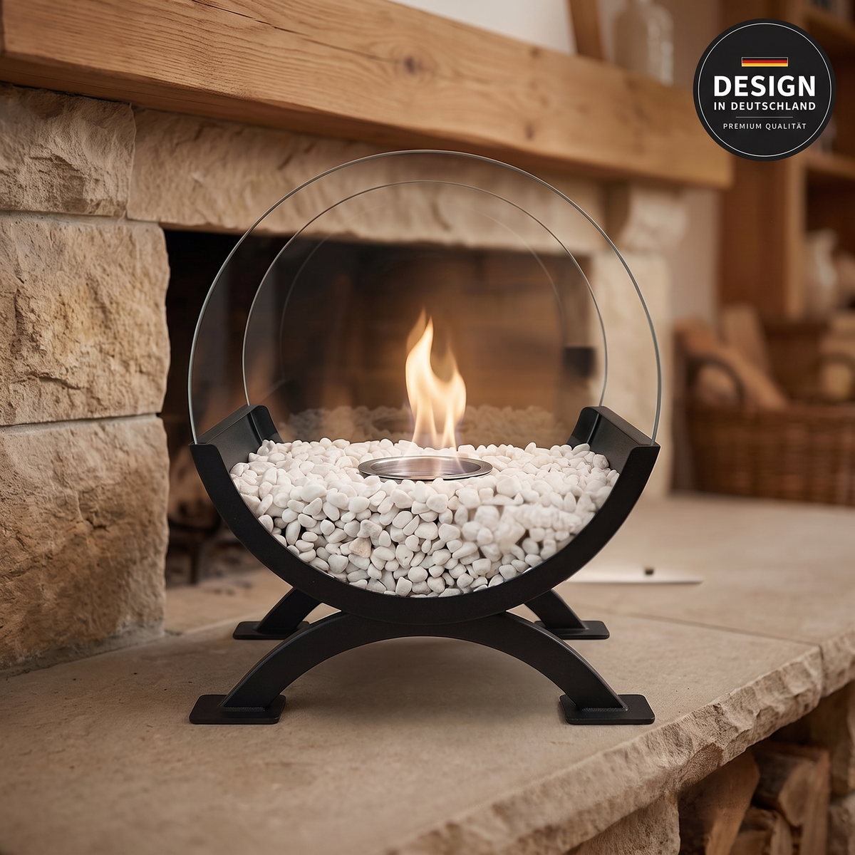 VELORA Luna Tischkamin vor einem Steinkamin, Design in Deutschland